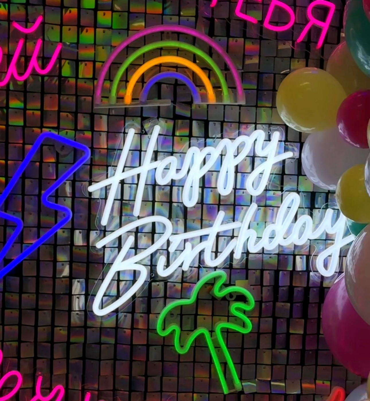 Световая надпись на подложке Happy Birthday, 35*57 см. Белый, 1 шт.
