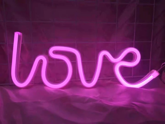 Световая надпись Love, 13*35 см. Розовый, 1 шт.