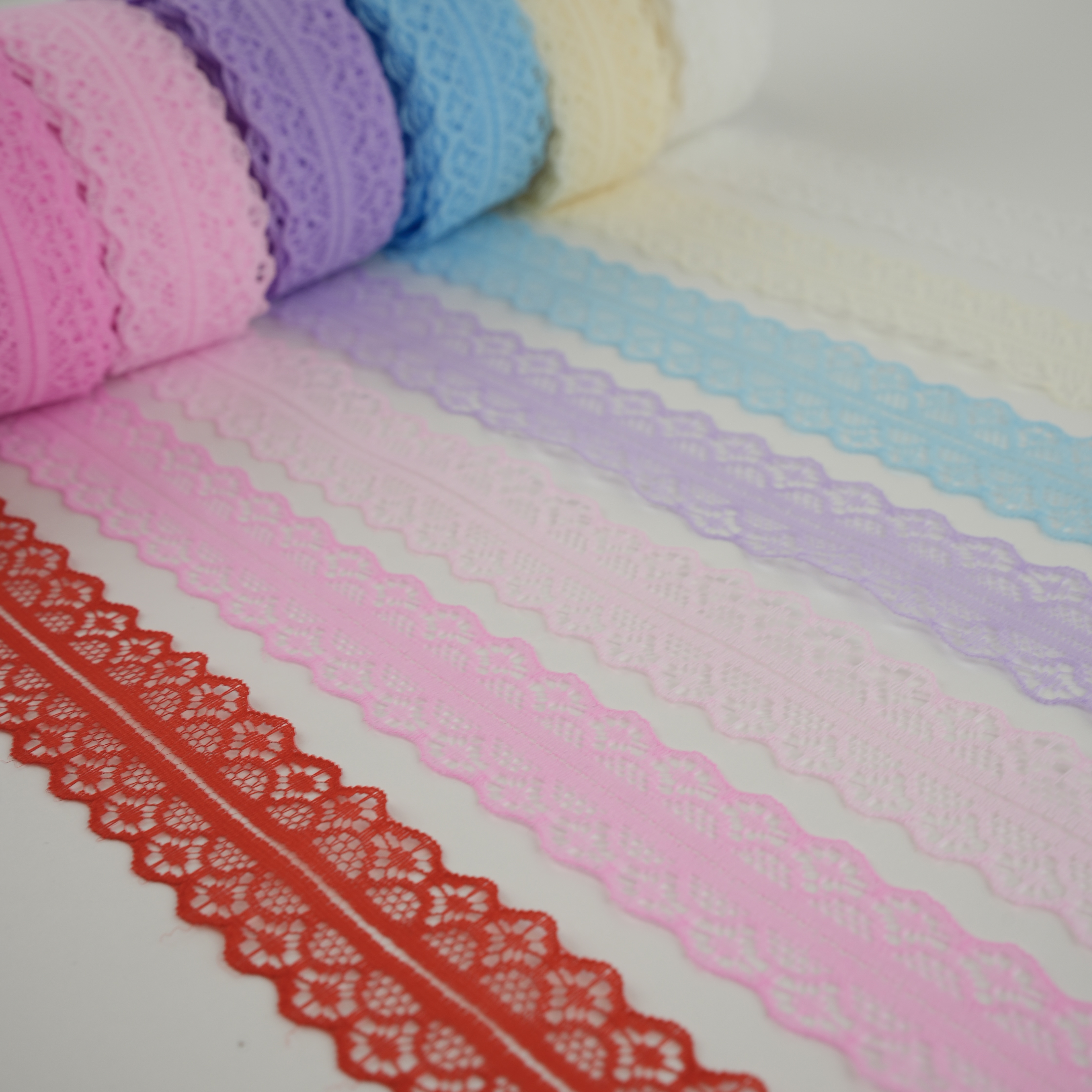 Декоративная лента (3 см*10 м) Тонкое Кружево, Светло-розовый, 1 шт.