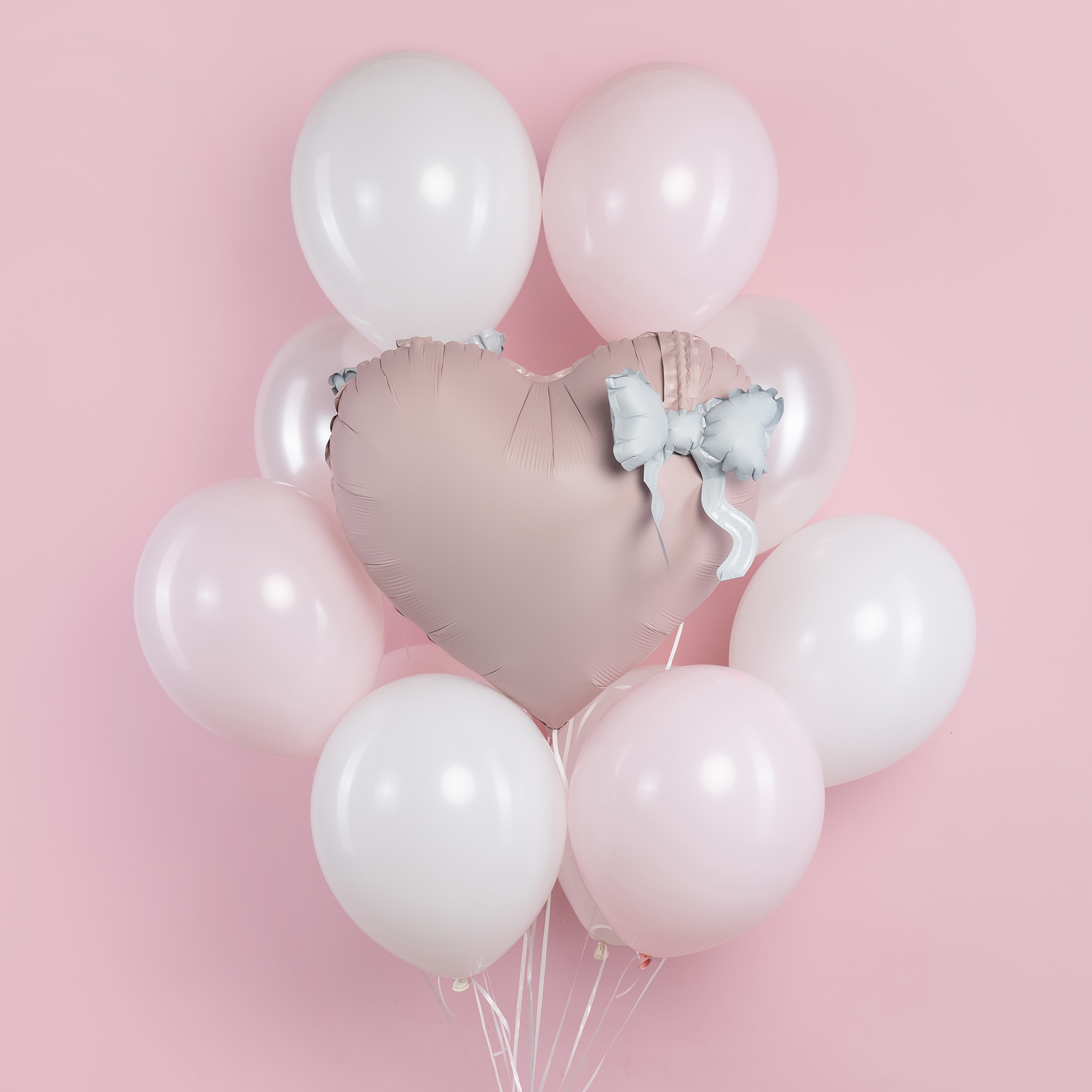 Розовое сердце, Белый бант