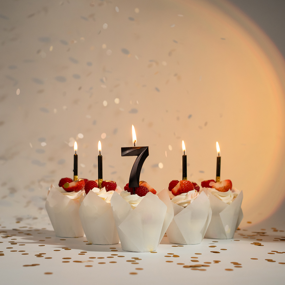 Свеча Цифра, 6 Грани, Черный, Металлик, 4,2*6 + 4,5 см, 1 шт. с держат.