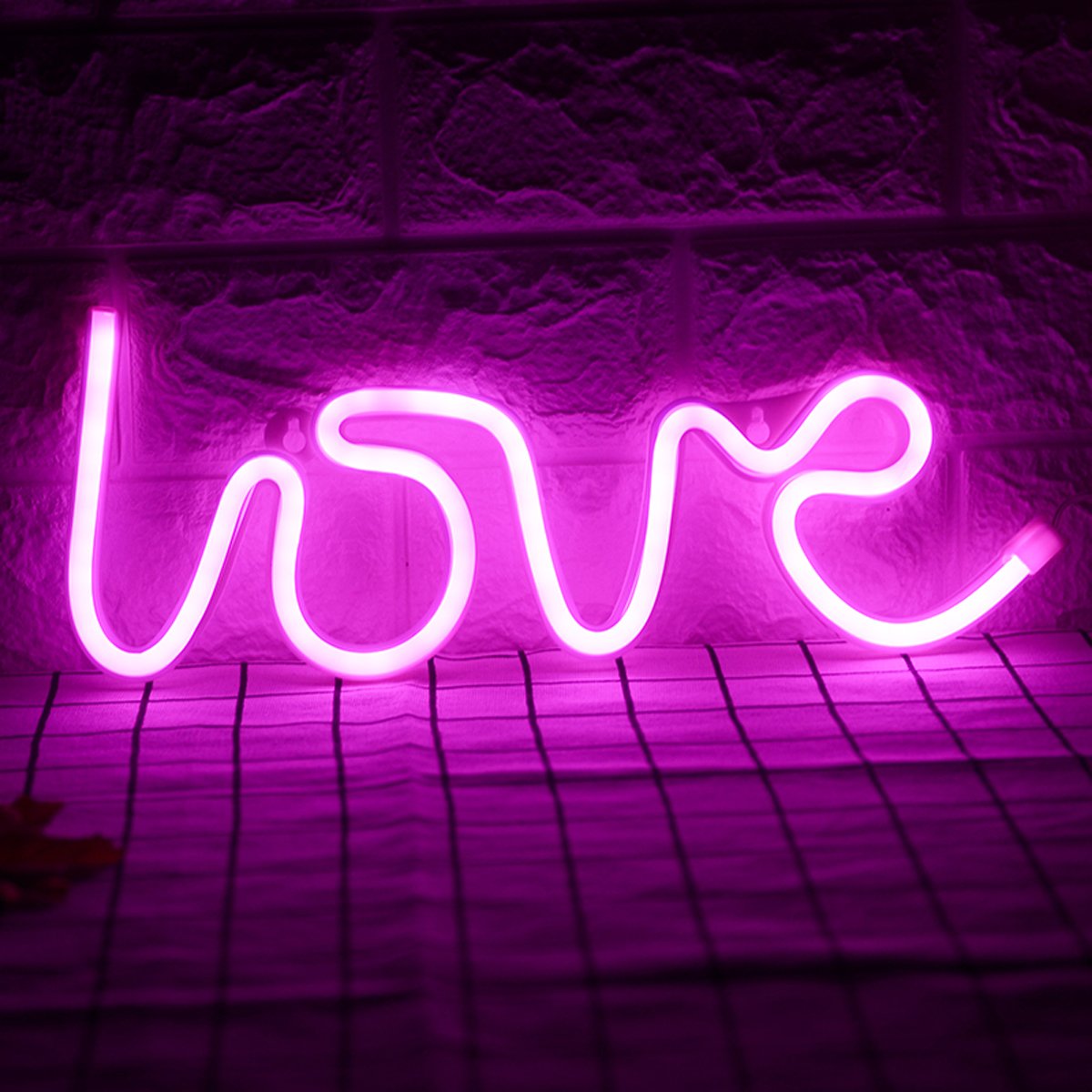 Световая надпись Love, 13*35 см. Розовый, 1 шт.