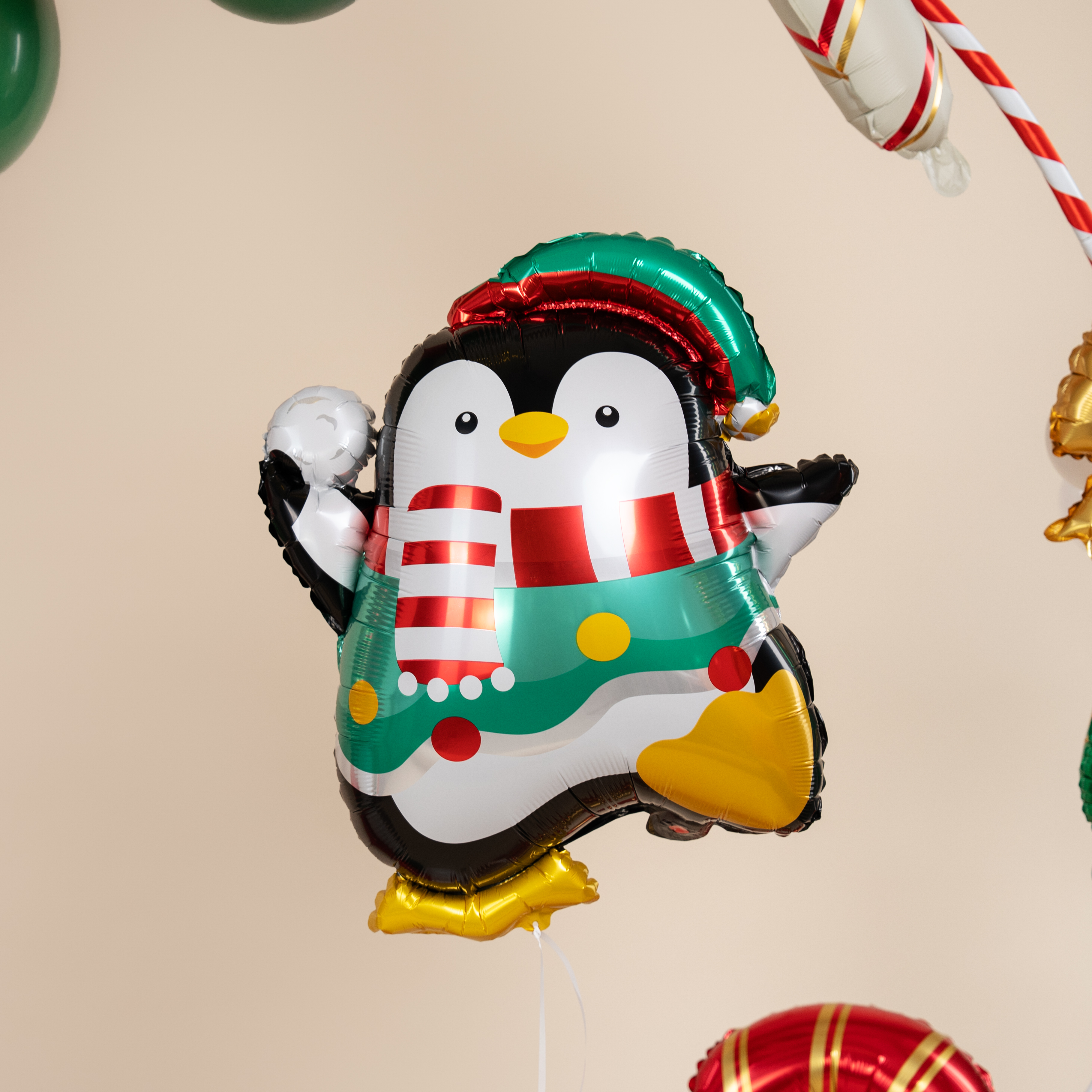 Шар (26''/66 см) Фигура, Пингвин со снежком, 1 шт. в уп.